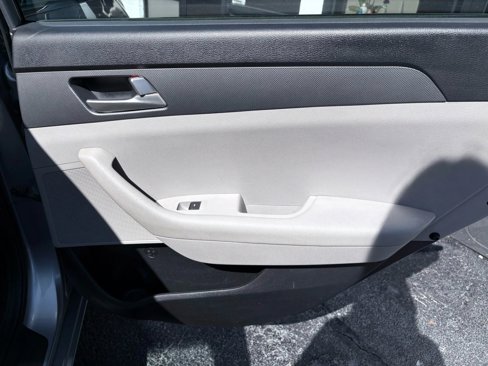Used 2017 Hyundai Sonata SE image 17
