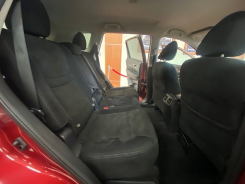Used 2016 Nissan Rogue SV image 16
