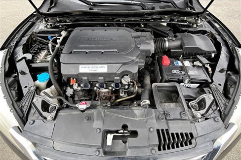 Used 2015 Honda Accord Touring image 9