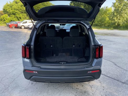 Used 2021 Kia Sorento LX image 12