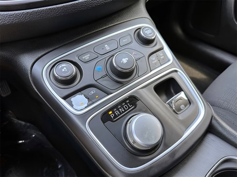 Used 2016 Chrysler 200 Limited image 17