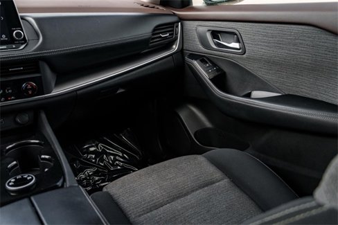 Used 2023 Nissan Rogue SV image 27