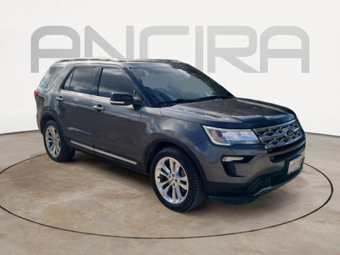 Used 2018 Ford Explorer XLT w/ Equipment Group 202A image 4