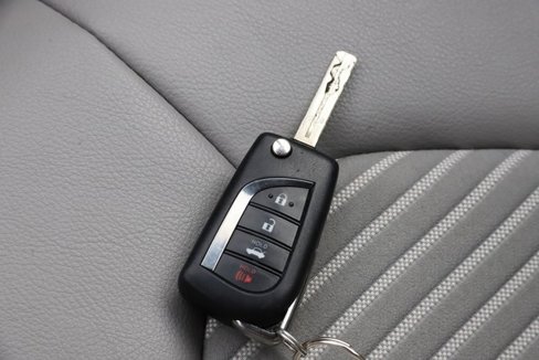 Used 2020 Toyota Camry SE image 21