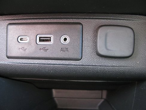 Used 2023 Buick Encore GX Preferred w/ Cold Weather Comfort Package image 21