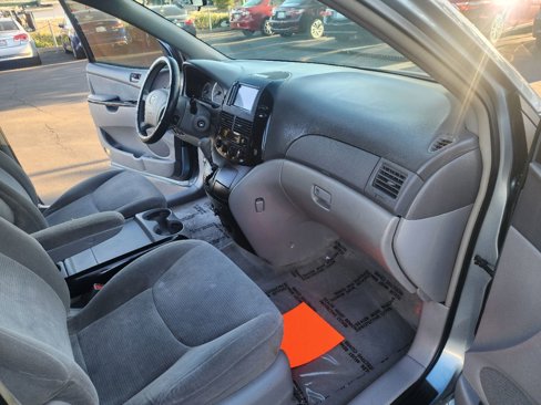 Used 2004 Toyota Sienna LE image 13