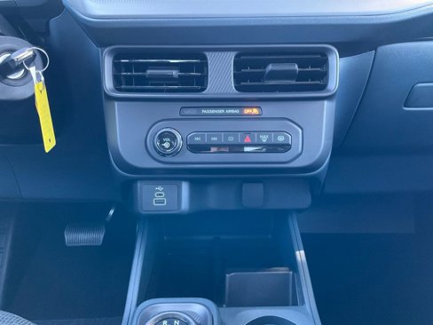 New 2025 Ford Maverick XL image 30