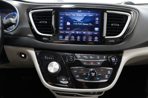 Used 2020 Chrysler Pacifica Touring-L Plus w/ Tire & Wheel Group image 23