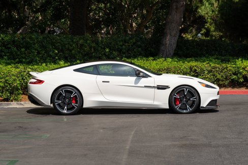 Used 2018 Aston Martin Vanquish S image 26