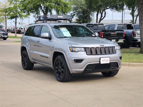 Used 2019 Jeep Grand Cherokee Altitude image 3
