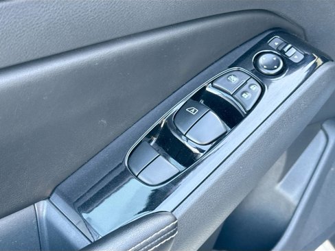 Used 2023 Nissan Altima 2.5 SV image 17