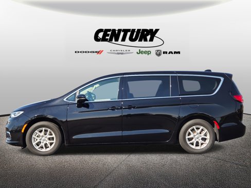 Used 2024 Chrysler Pacifica Touring-L image 7