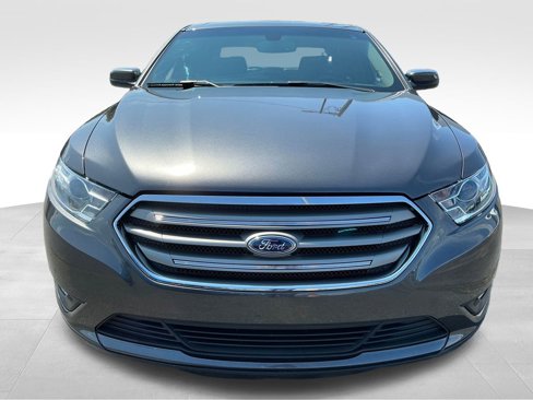 Used 2018 Ford Taurus SEL w/ Equipment Group 201A image 8