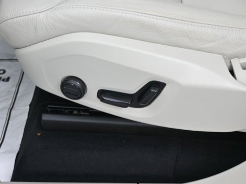 Certified 2024 Volvo XC90 B6 Plus image 12