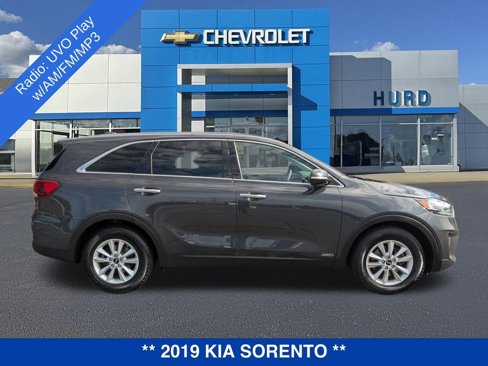 Used 2019 Kia Sorento LX image 3