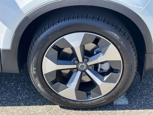 Certified 2025 Volvo XC40 B5 Core w/ Protection Package Premier image 6