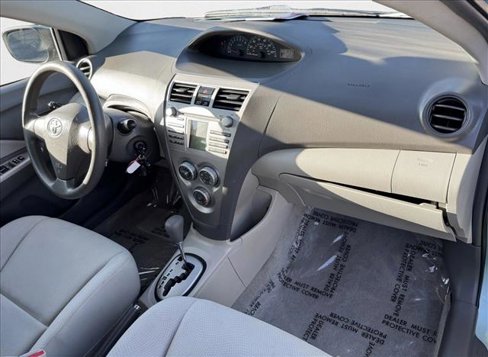 Used 2010 Toyota Yaris Sedan image 15