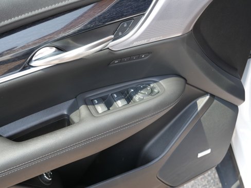 Certified 2022 Cadillac XT5 Premium Luxury w/ LPO, Floor Liner Package image 9