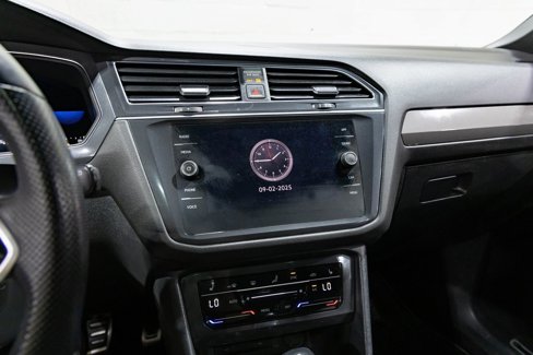 Used 2022 Volkswagen Tiguan SE R-Line image 14