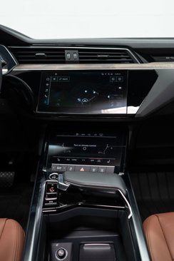 Used 2021 Audi e-tron Premium image 19