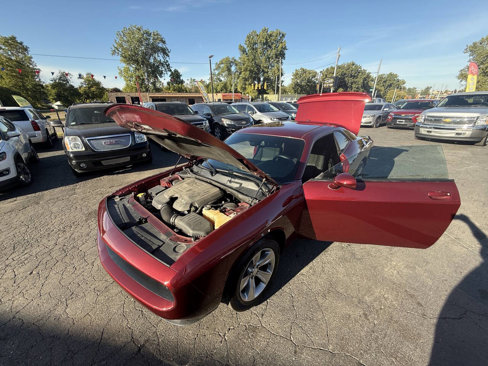 Used 2018 Dodge Challenger SXT image 7