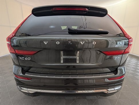 Used 2022 Volvo XC60 B5 Inscription w/ Protection Package Premier image 15