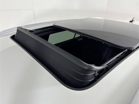 Used 2020 Volkswagen Atlas Cross Sport SE w/ Panoramic Sunroof Package image 21