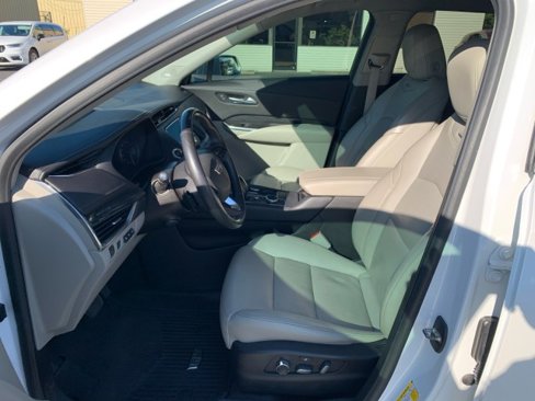 Used 2019 Cadillac XT4 Premium Luxury image 7