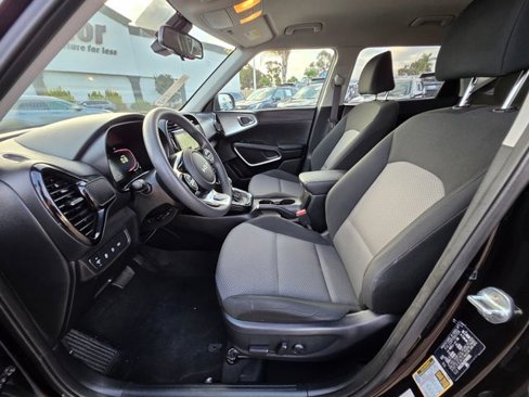 Used 2023 Kia Soul S image 13