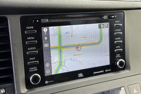 Used 2019 Toyota Sienna SE image 26