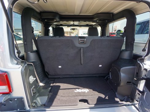 Used 2012 Jeep Wrangler Sahara image 22