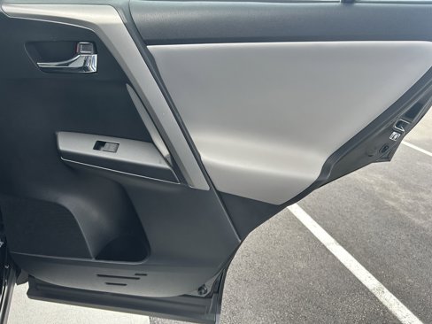 Used 2017 Toyota RAV4 XLE image 19