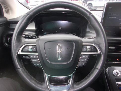 Used 2021 Lincoln Nautilus AWD image 15