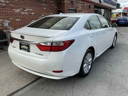 Used 2015 Lexus ES 300h image 5