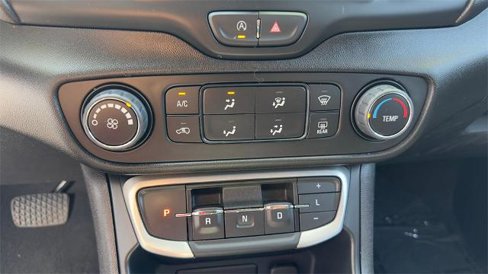 Used 2024 GMC Terrain SLE image 62