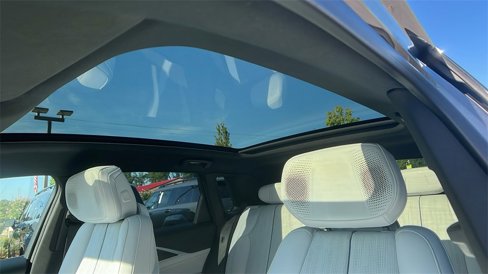 Used 2023 Cadillac Lyriq 2WD image 16