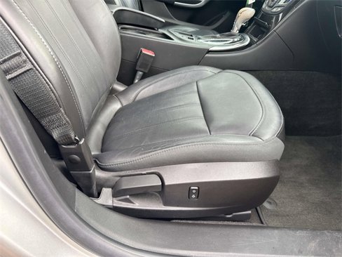 Used 2014 Buick Regal image 10