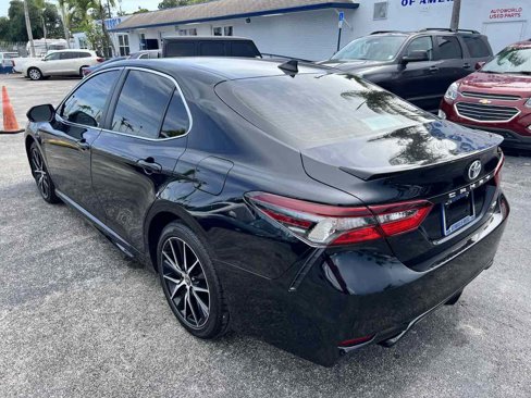 Used 2022 Toyota Camry SE image 6
