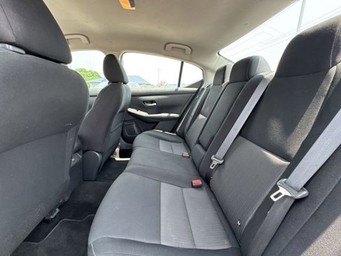 Used 2022 Nissan Sentra SV image 9