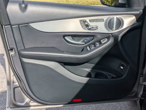 Used 2019 Mercedes-Benz GLC 300 4MATIC image 20
