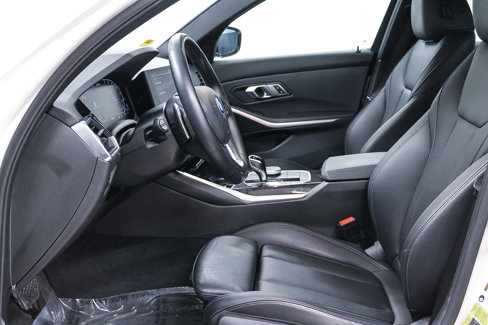 Certified 2022 BMW 330e w/ Convenience Package image 20