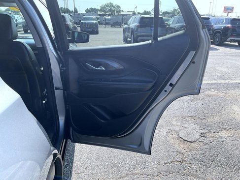 Certified 2024 GMC Terrain SLT image 17
