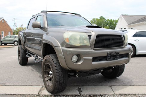 Used 2010 Toyota Tacoma 4x4 Double Cab w/ TRD Sport Pkg image 11