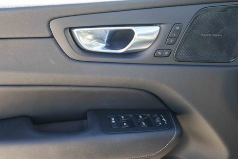 Used 2023 Volvo XC60 B6 Ultimate w/ Protection Package Premier image 33