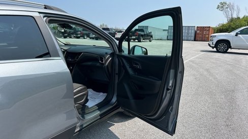 Used 2019 Chevrolet Trax LT w/ LT Convenience Package image 42