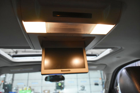 Used 2011 Cadillac Escalade ESV Premium image 37