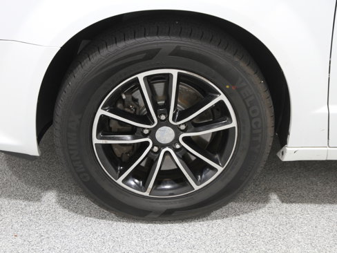 Used 2018 Dodge Grand Caravan GT image 24