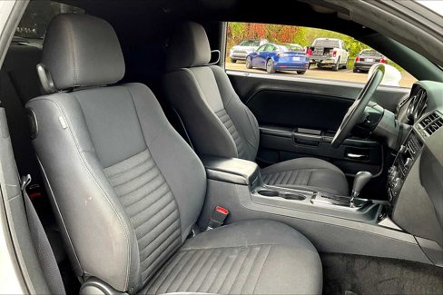Used 2014 Dodge Challenger SXT image 8