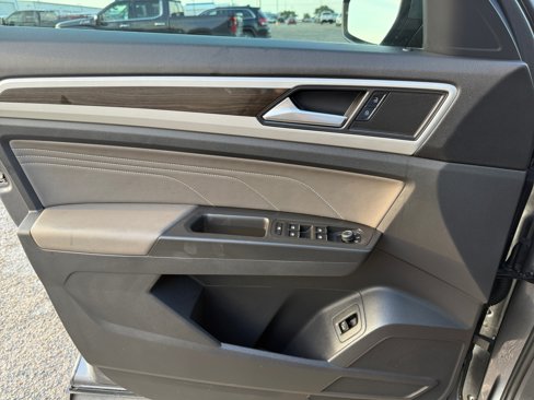 Used 2022 Volkswagen Atlas SE image 30