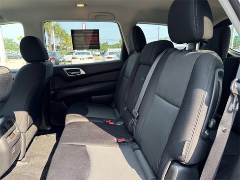 Certified 2018 Nissan Pathfinder S image 8